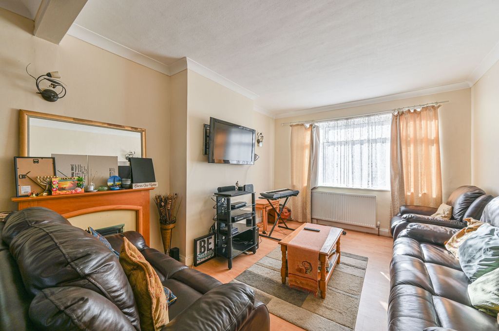 Property photo 2 of 15