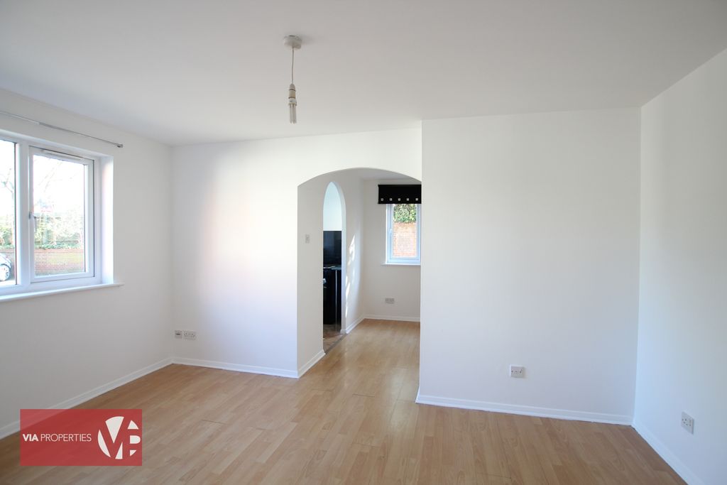 Property photo 3 of 10 Photo 8