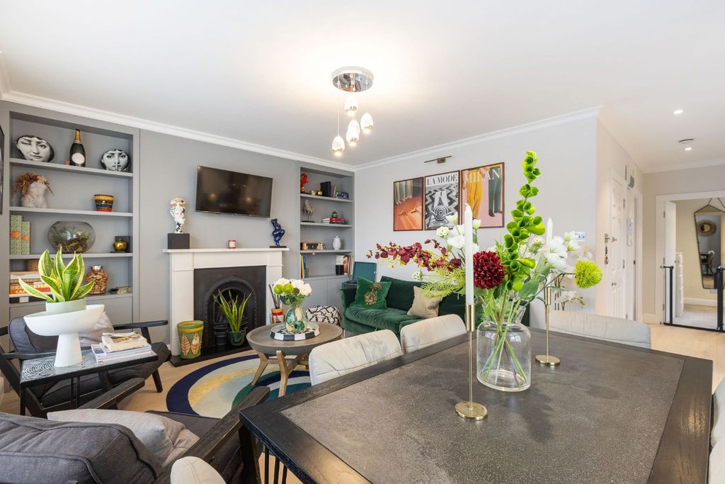 Property photo 2 of 8 4971022