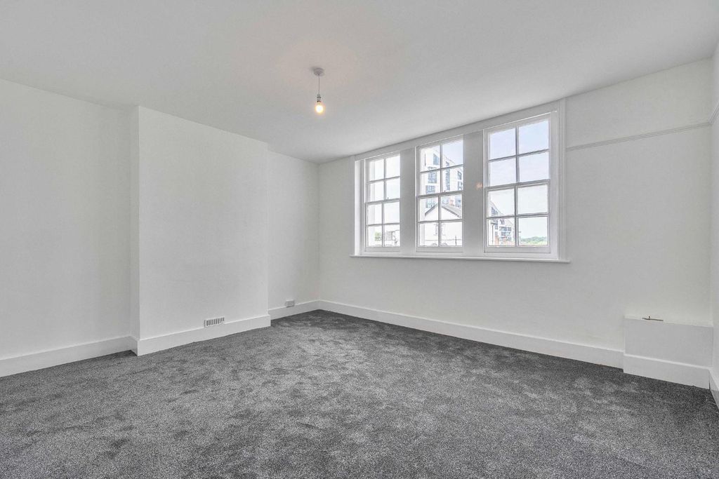 Property photo 2 of 11 1468178-8-6A19701A77B8A.Jpg