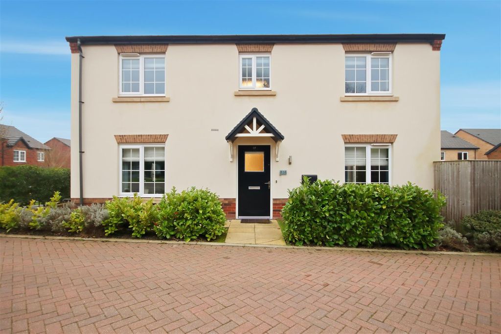 Property photo 1 of 19 Front