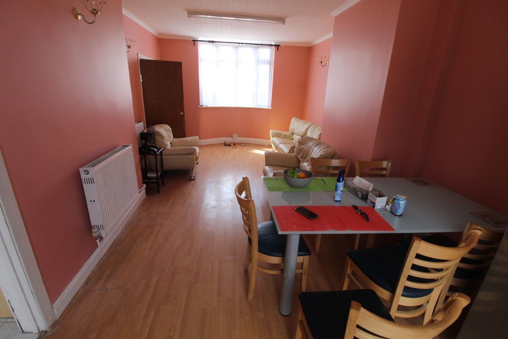 Property photo 2 of 8 Img 1281
