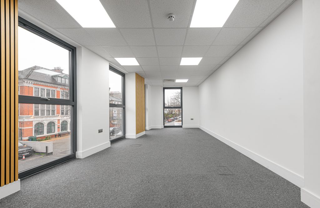 Property photo 2 of 11 Seven Sisters Road 146, Studio 9-001