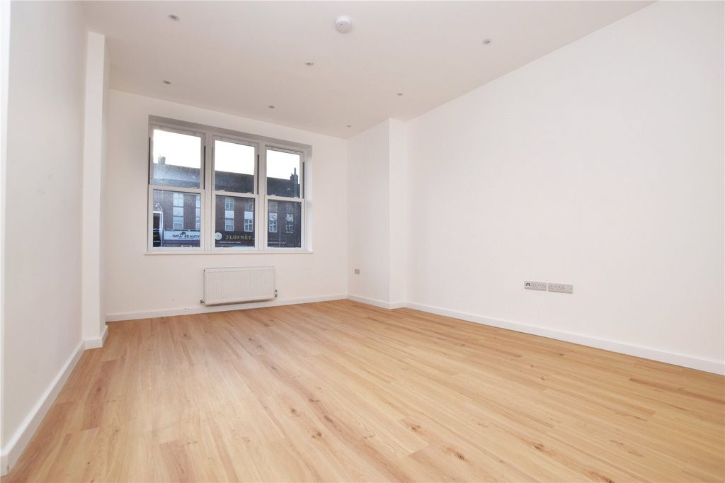 Property photo 2 of 17 Picture No. 07