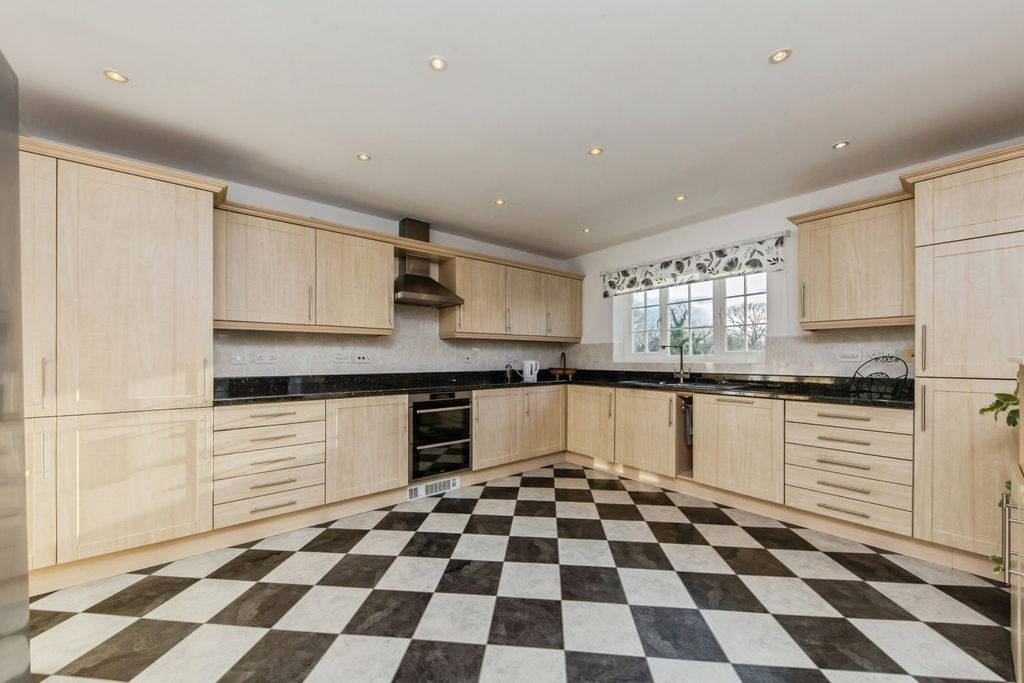 Property photo 3 of 20 Pbox-Img.Jpg