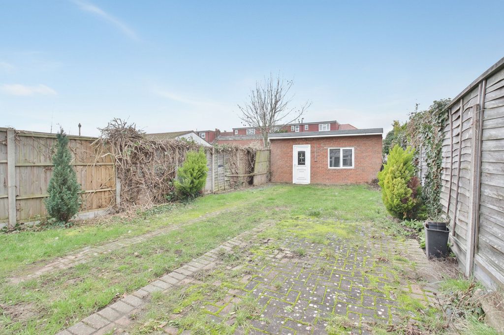 Property photo 3 of 9
