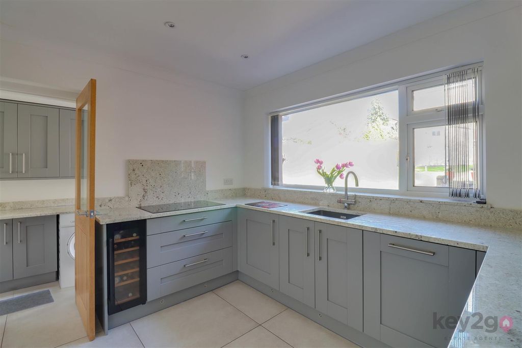 Property photo 3 of 26 Img_0969-Img_0971.Jpg