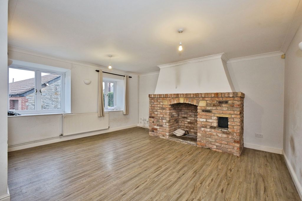 Property photo 3 of 20 Pbox-Img.Jpg