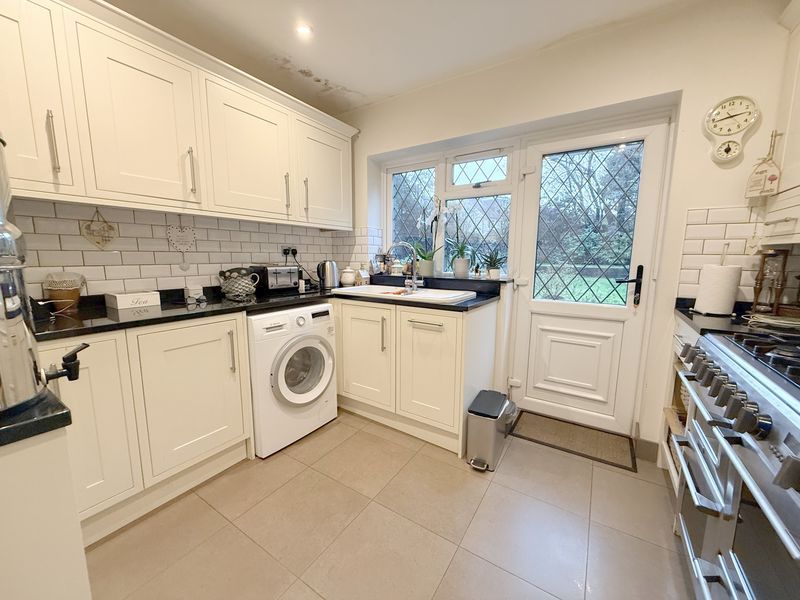 Property photo 2 of 14 Kitchen