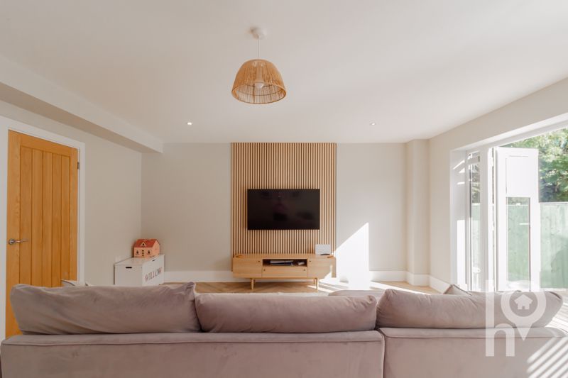 Property photo 3 of 13 Photo 4