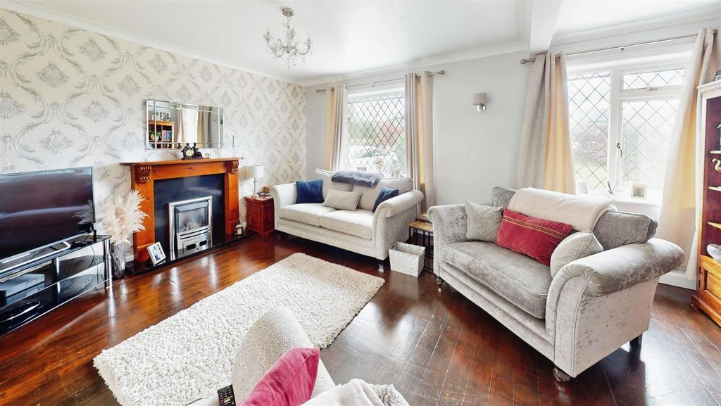 Property photo 2 of 32 E204681B-39-The-Avenue-01232025_152636.Jpg
