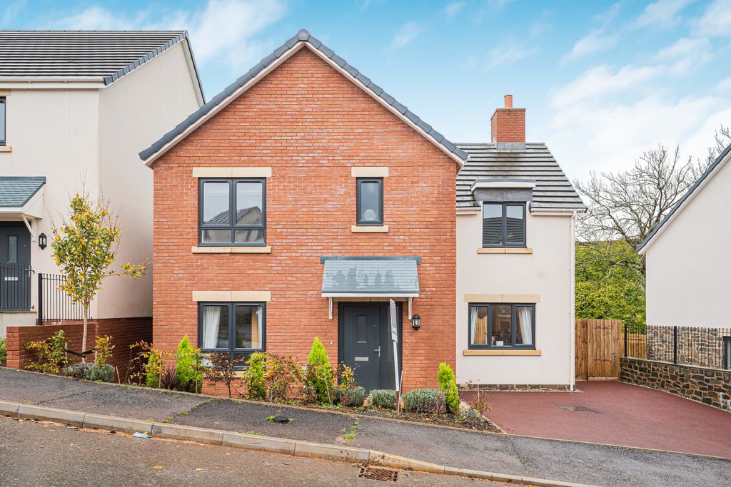 Property photo 1 of 30