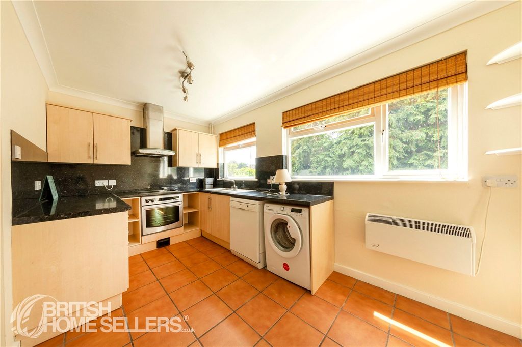 Property photo 3 of 16 Picture No. 12
