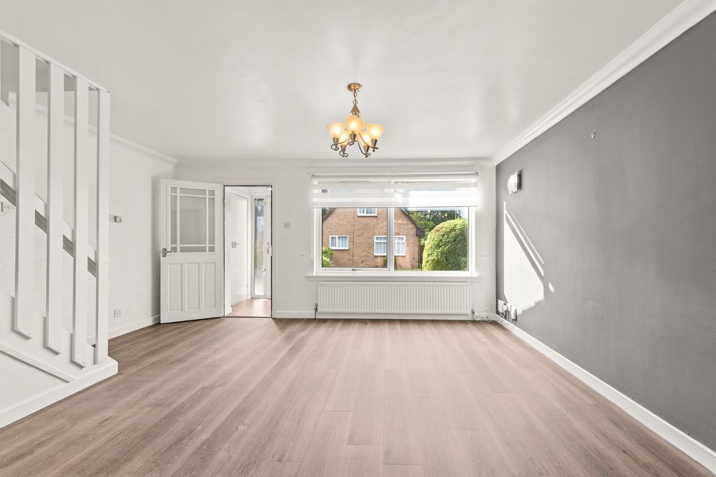 Property photo 2 of 33 5440796