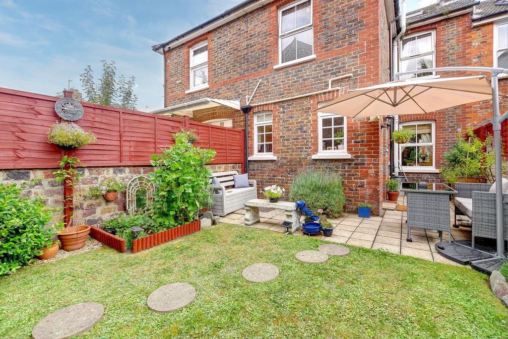 Property photo 2 of 42