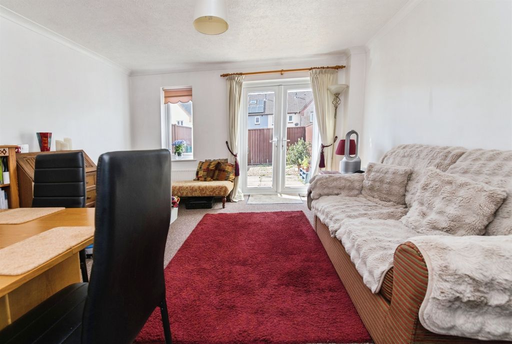 Property photo 3 of 12