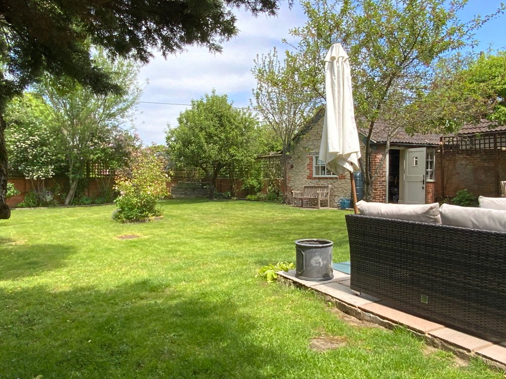 Property photo 2 of 18