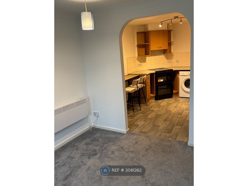 Property photo 3 of 9 Living Room Into Kitchen