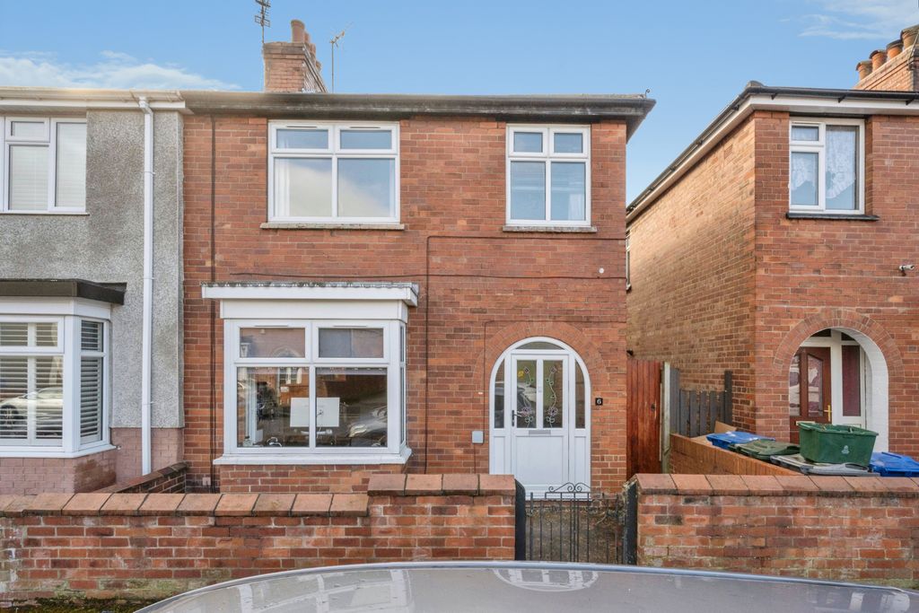 Property photo 1 of 14 Front