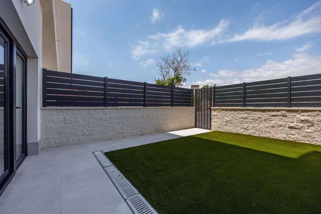 Property photo 1 of 21 Unique Investment Opportunity In Villajoyosa Costa Blanca North