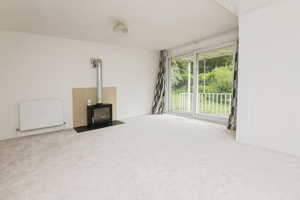 Property photo 3 of 14 Photo