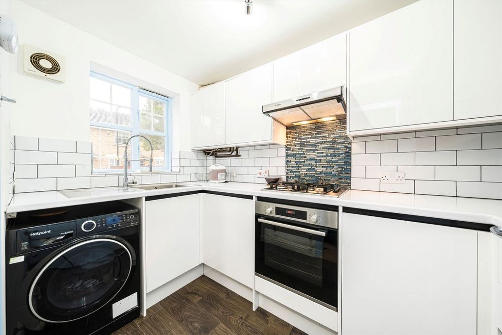 Property photo 3 of 11