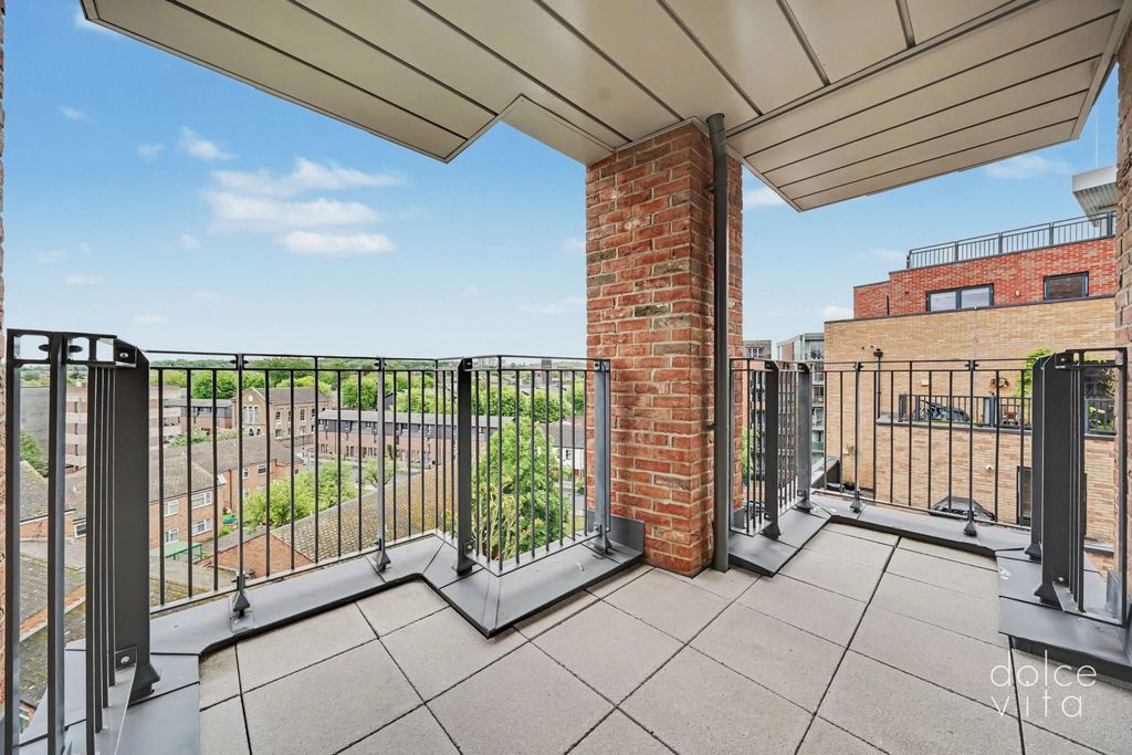 Property photo 2 of 10 Balcony