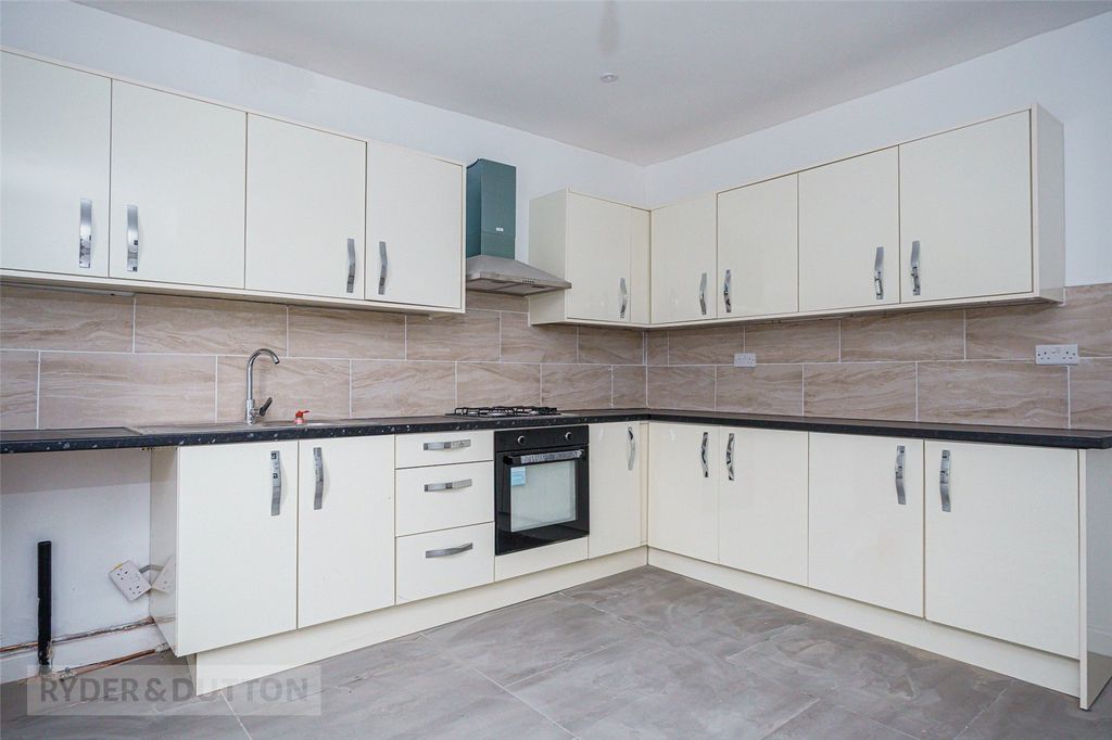 Property photo 3 of 14 Kitchen