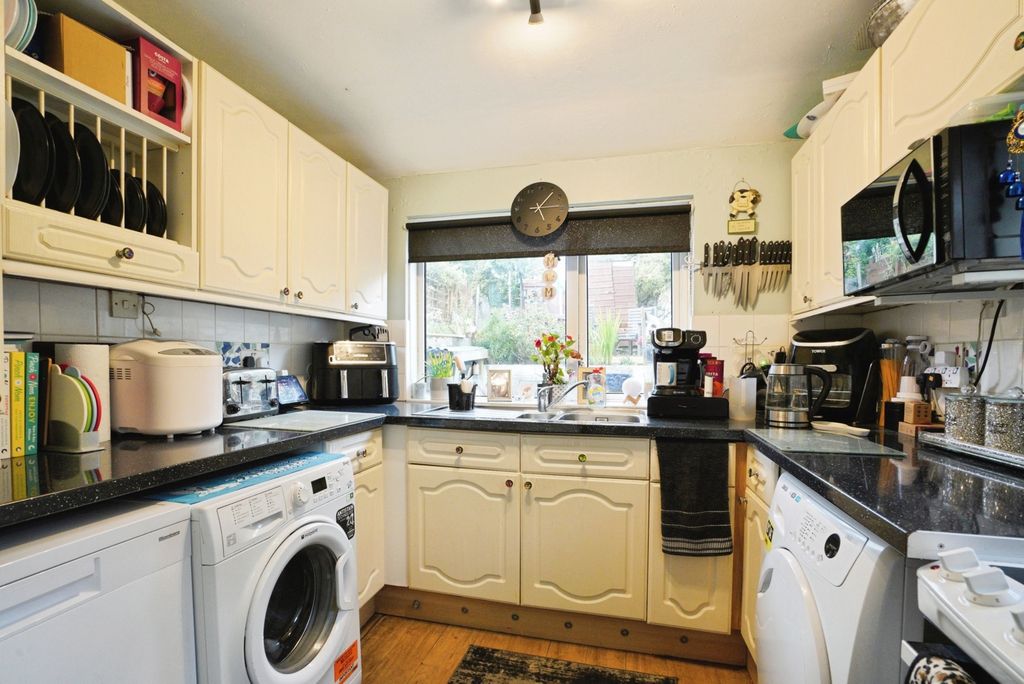 Property photo 2 of 17 Photo