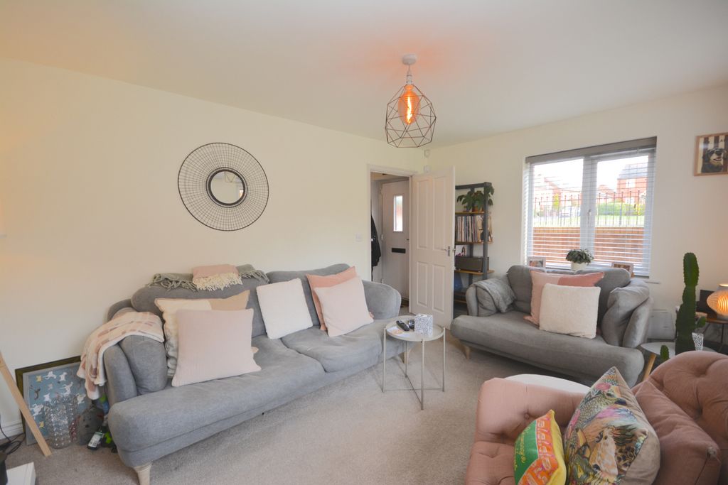 Property photo 3 of 23 Living Room