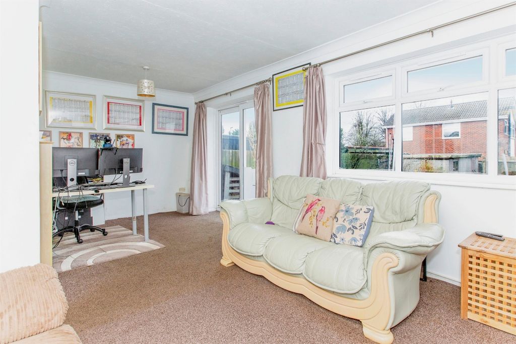 Property photo 3 of 15