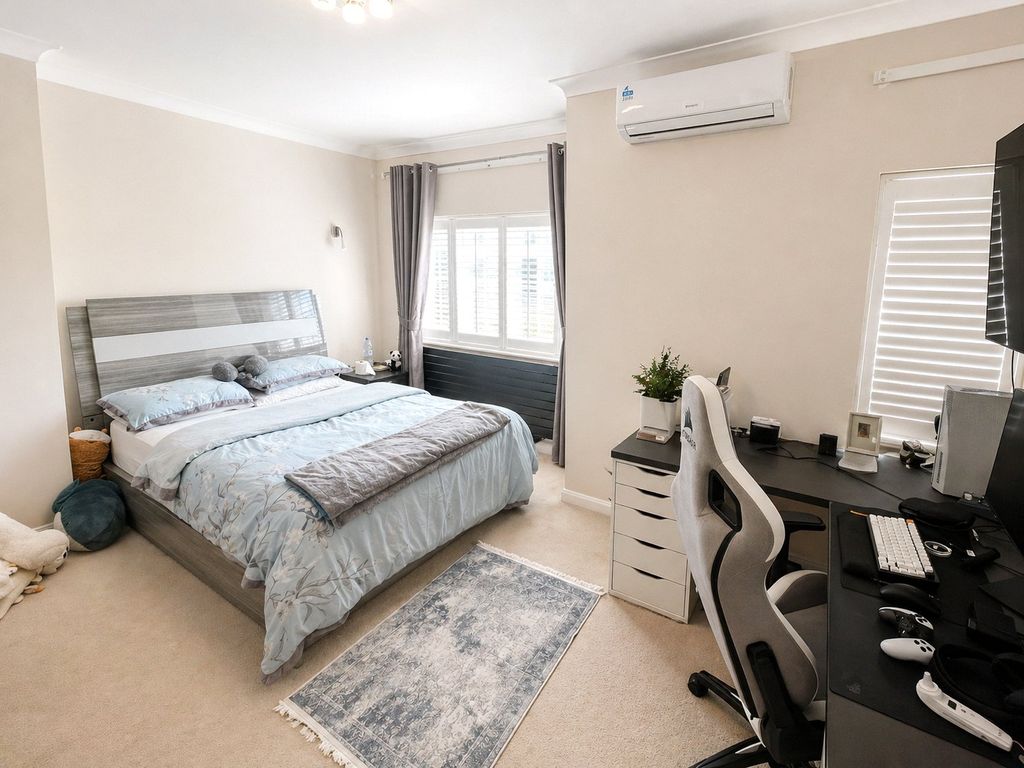Additional image 9 of 5 bed semi-detached house for saleThornbury Road, Isleworth, Greater London TW7