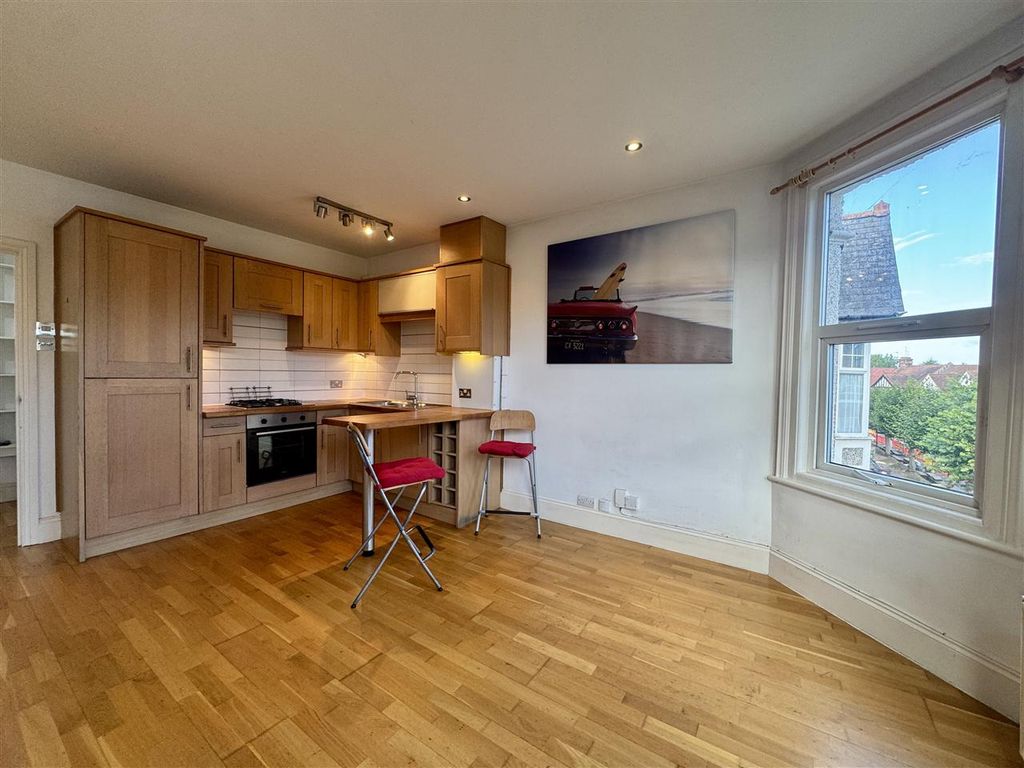 Property photo 1 of 7 Main Picture