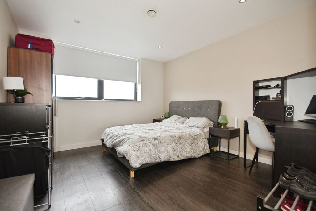 Property photo 3 of 10 Bedroom