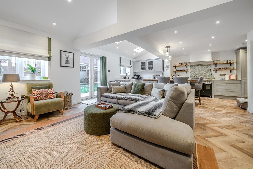 Property photo 2 of 19