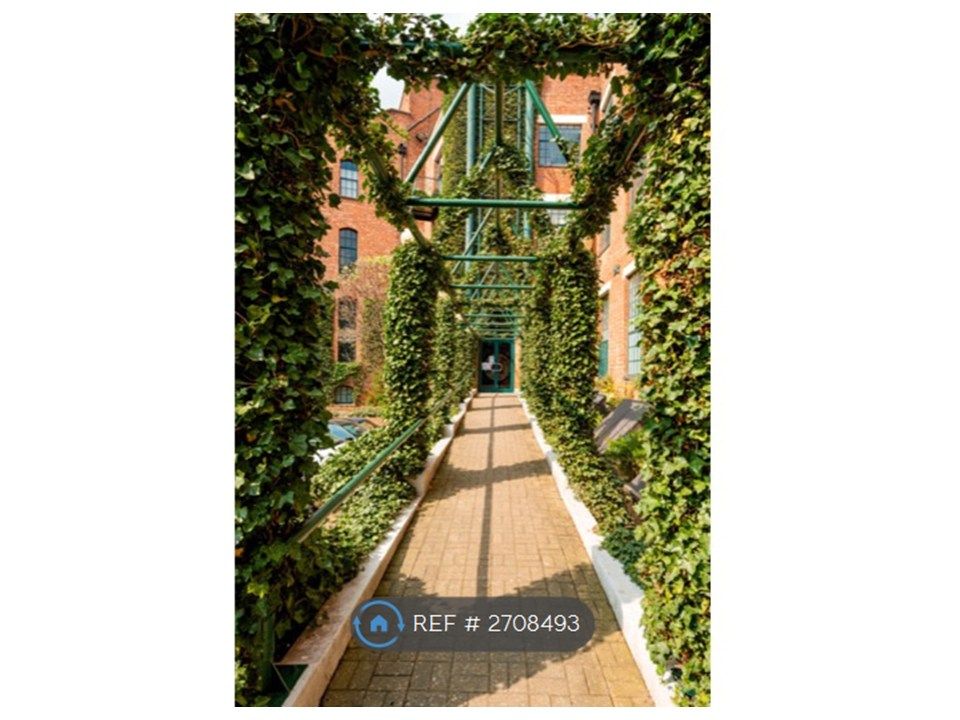 Property photo 3 of 15 Building Entrance