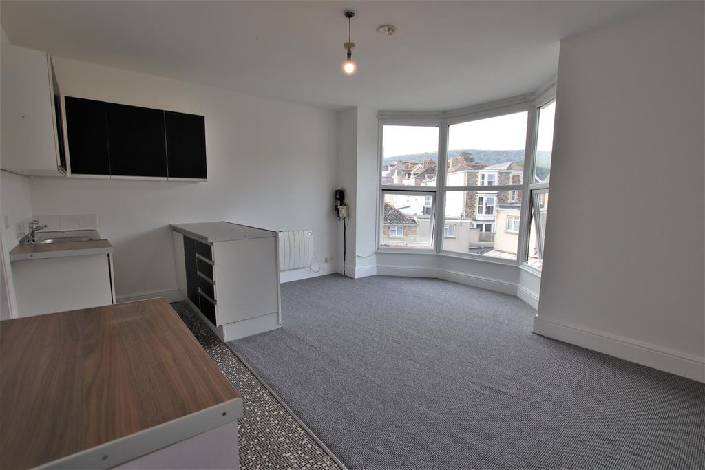 Property photo 2 of 5 Lounge Kitchen