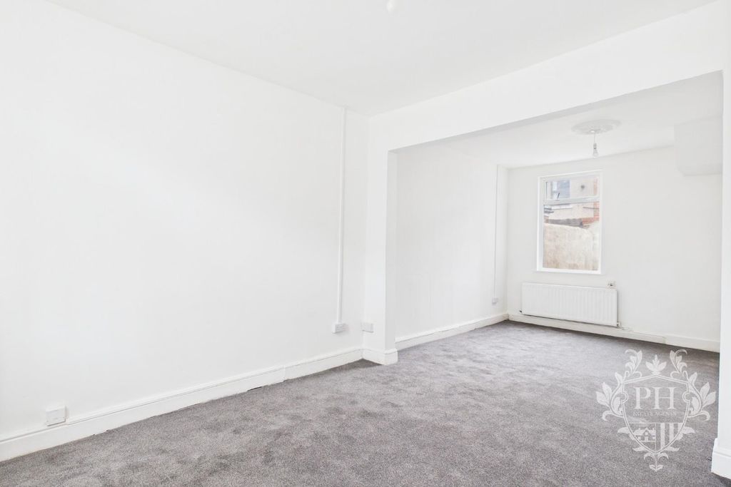 Property photo 3 of 8 Cam01415G0-Pr0458-Still010.Jpg