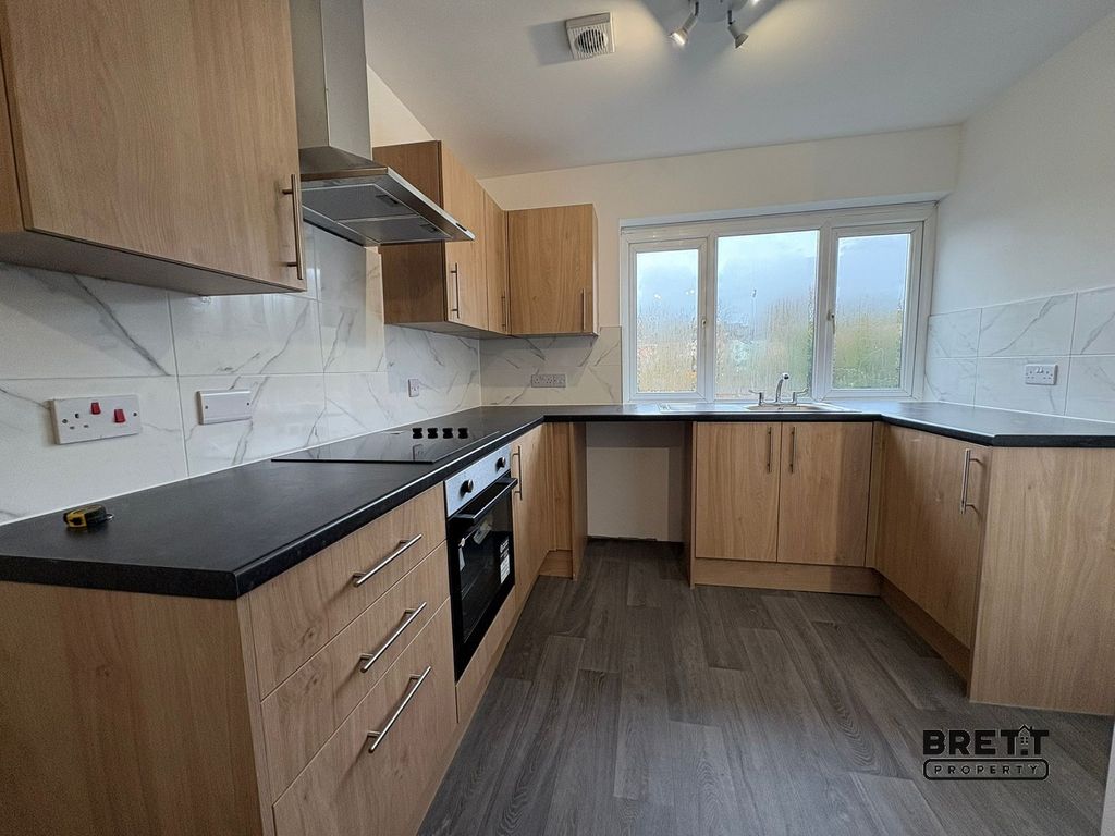 Property photo 2 of 5 Kitchen-Dining