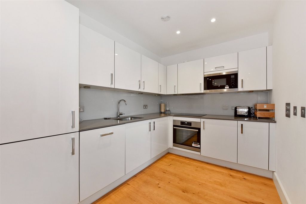 Property photo 3 of 15 Kitchen