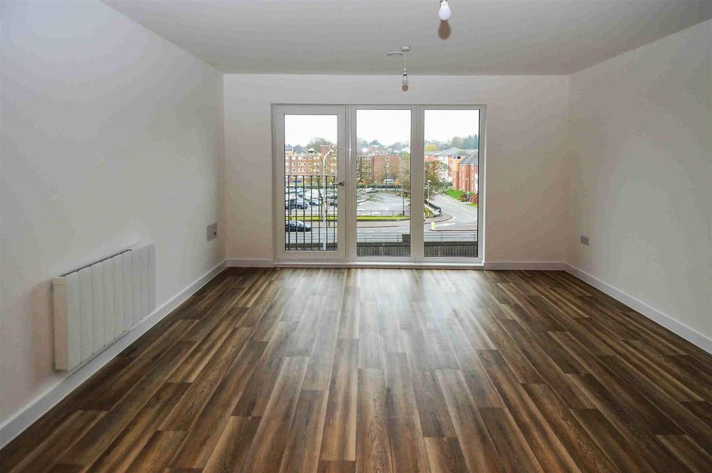 Property photo 2 of 6 Living-2.Jpg