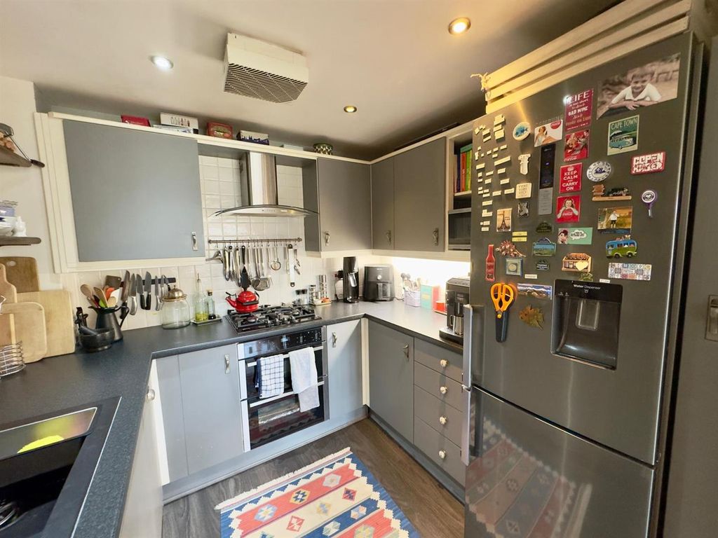 Additional image 5 of 2 bed flat for saleLatimer House, Marrow Meade, Fleet GU51