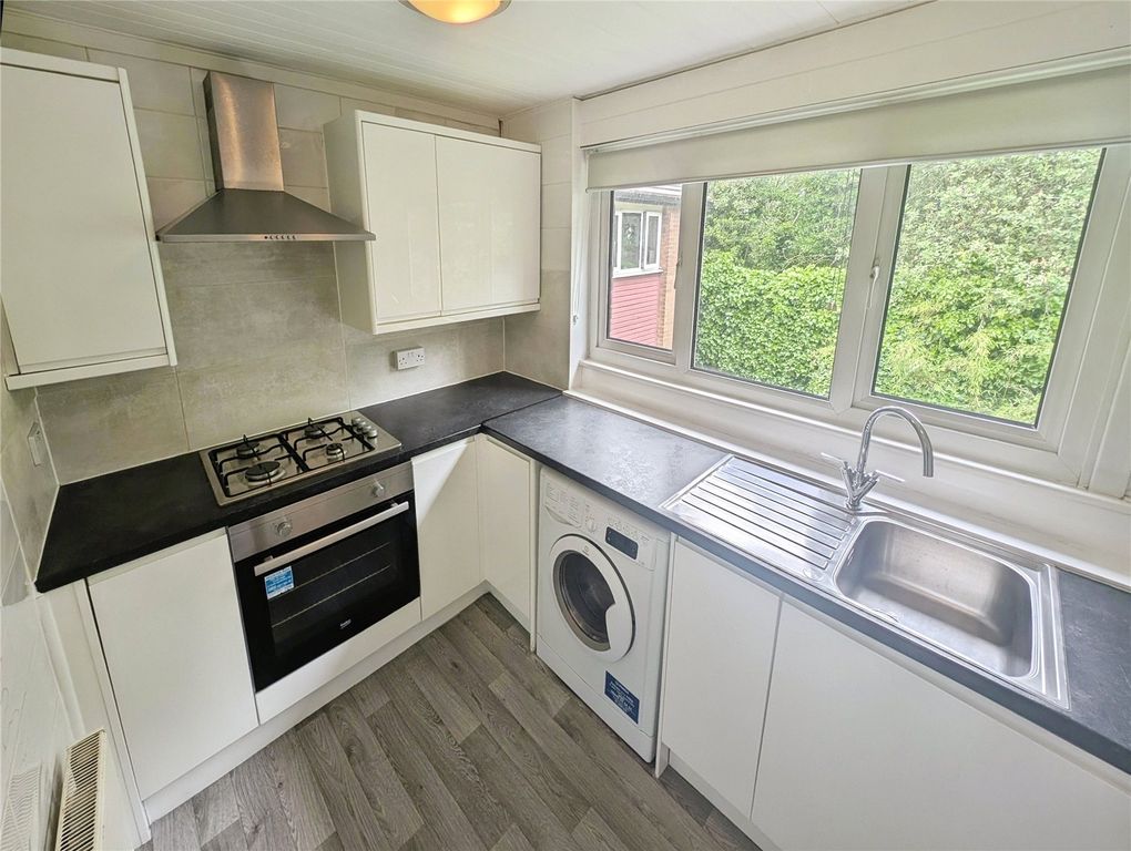Property photo 2 of 10 Kitchen
