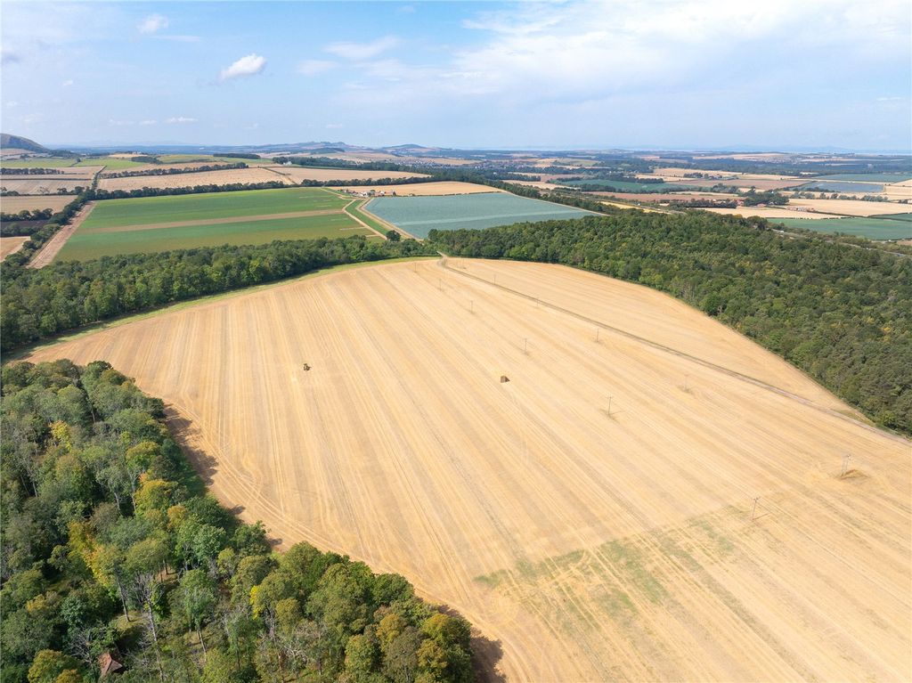 Property photo 1 of 12 Howmuir Whole