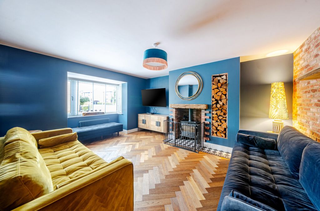 Property photo 3 of 24 1392860-19-695Cf9...