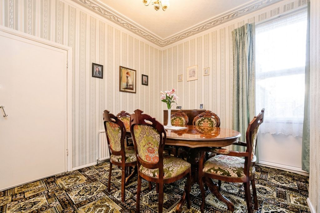 Property photo 3 of 21 Photo