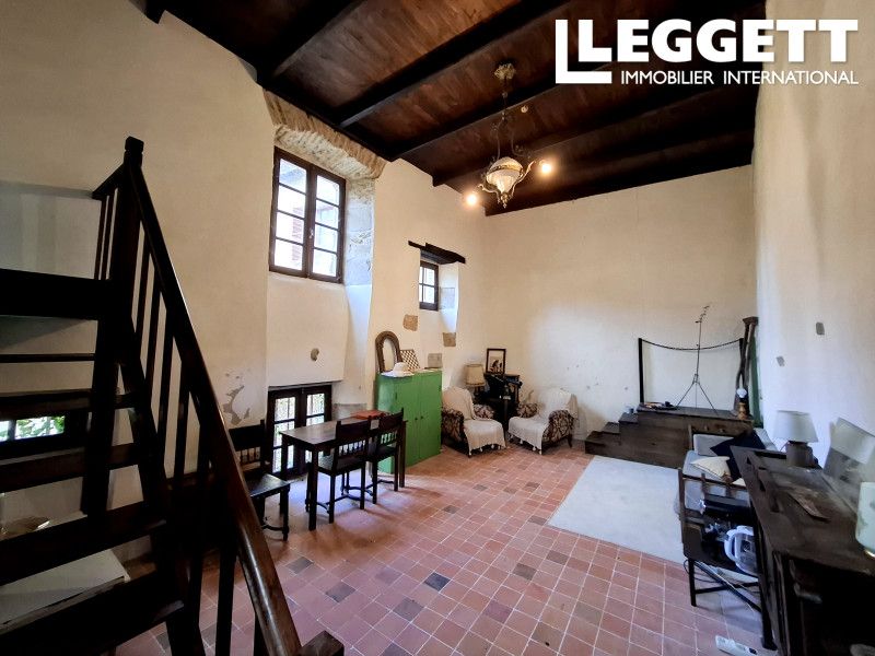 Property photo 3 of 10