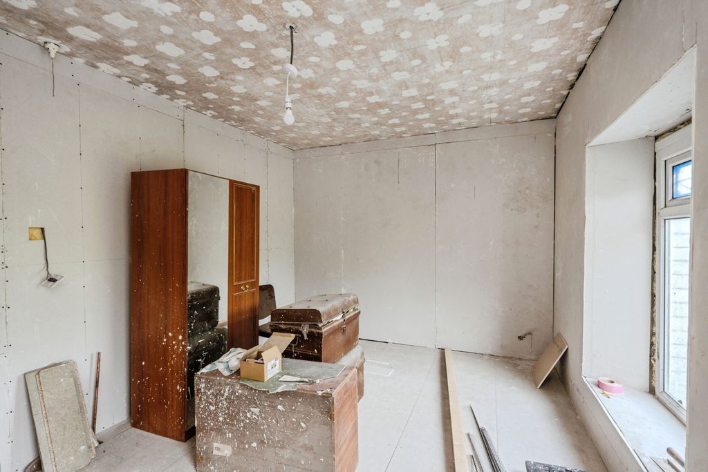 Property photo 2 of 17 Photo