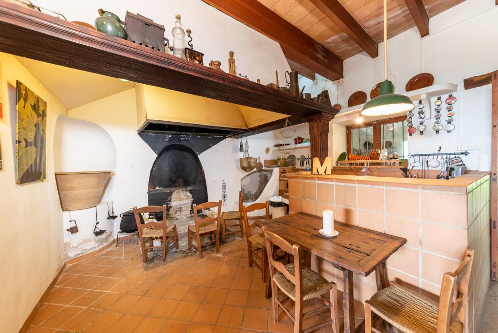 Property photo 3 of 40 70113 Web-37.Jpg