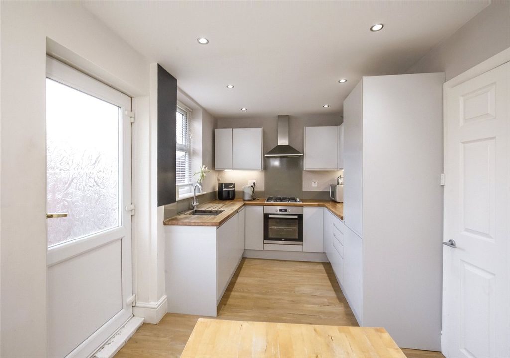 Property photo 2 of 11 Picture No. 05